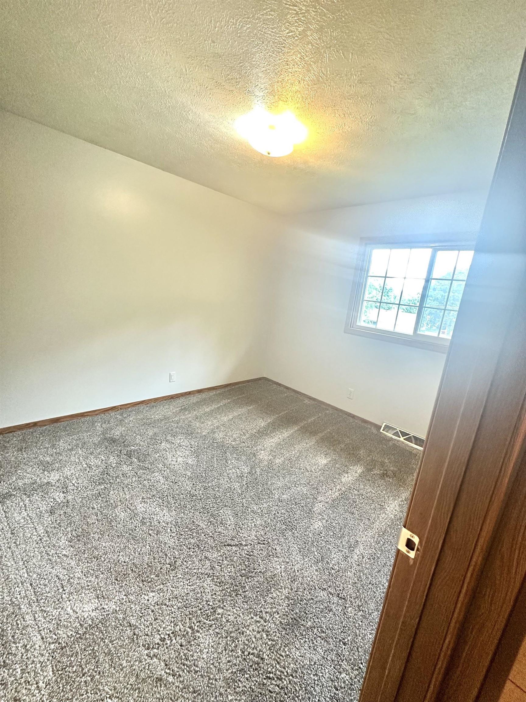 219 Trail Ridge Road Norfolk, NE 68701 - Photo 7 of 23 Gallery Image 7
