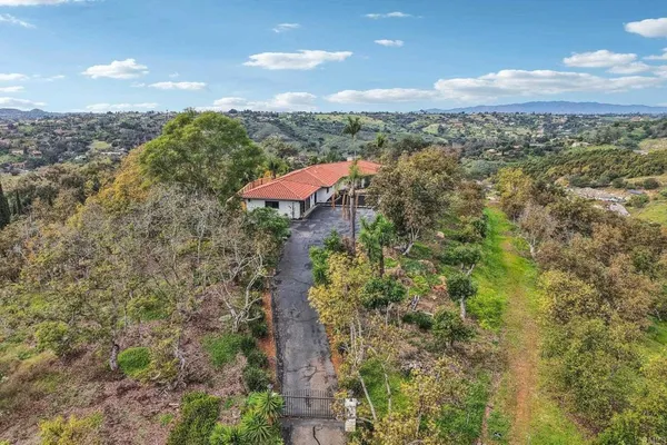 $1,159,000 | 2918 Los Campos Drive, Fallbrook, CA 92028