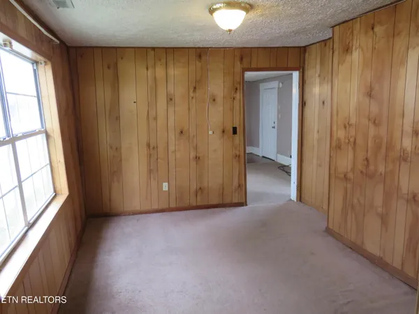 $78,900 | 413 South Main Street, Jellico, TN 37762