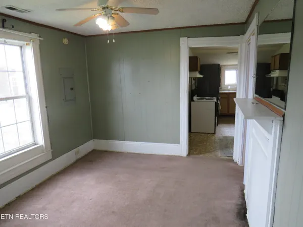 $78,900 | 413 South Main Street, Jellico, TN 37762