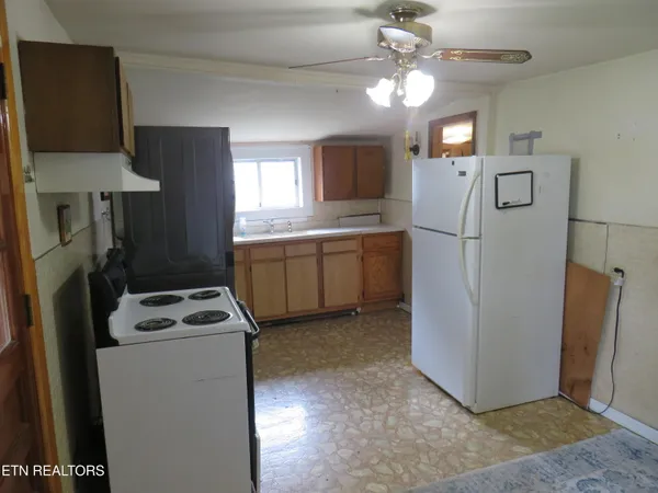 $78,900 | 413 South Main Street, Jellico, TN 37762