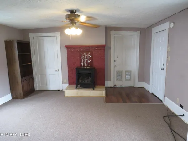 $78,900 | 413 South Main Street, Jellico, TN 37762