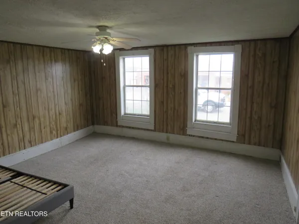 $78,900 | 413 South Main Street, Jellico, TN 37762