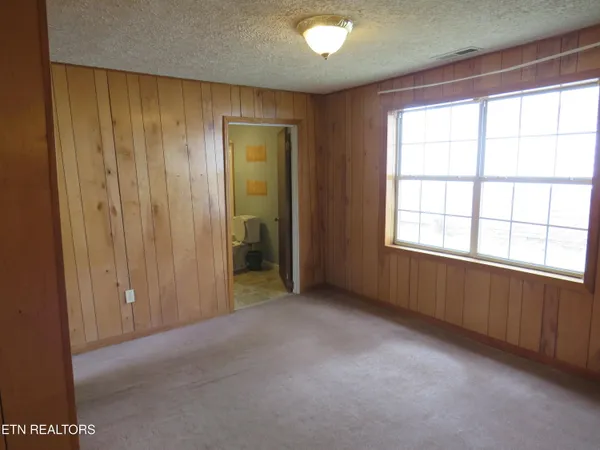 $78,900 | 413 South Main Street, Jellico, TN 37762