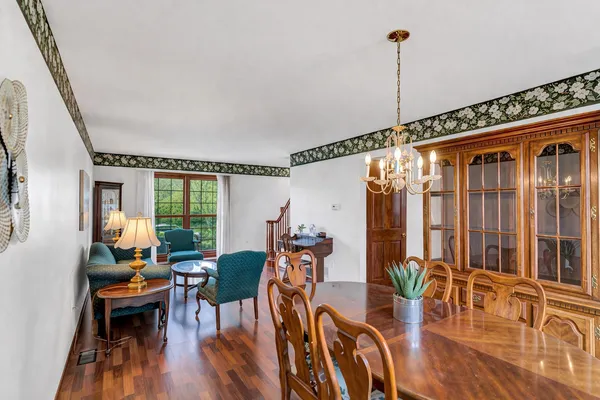 $350,000 | 842 Pin Oak Circle, Cary, IL 60013