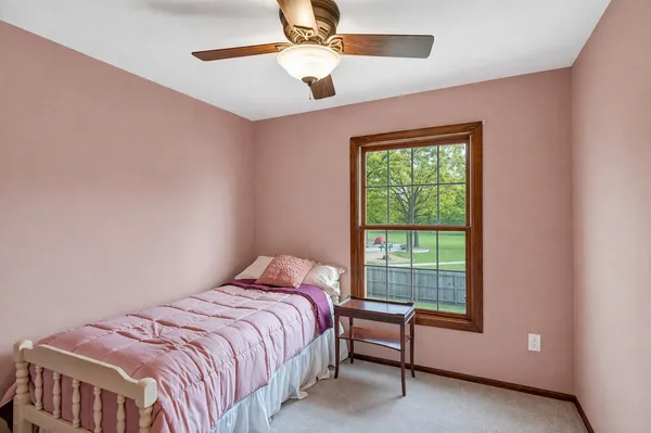$350,000 | 842 Pin Oak Circle, Cary, IL 60013