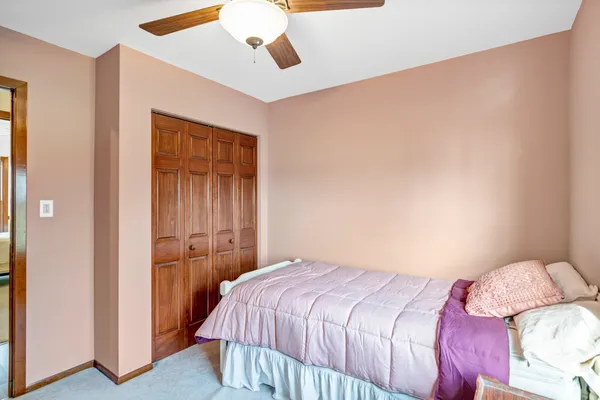 $350,000 | 842 Pin Oak Circle, Cary, IL 60013