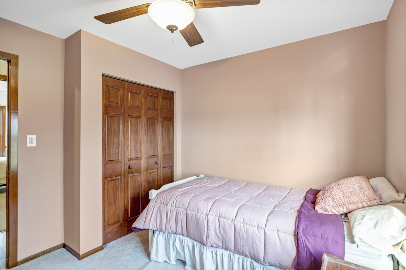 842 Pin Oak Circle Cary, IL 60013 - Photo 22 of 37 a bedroom with a bed and a window