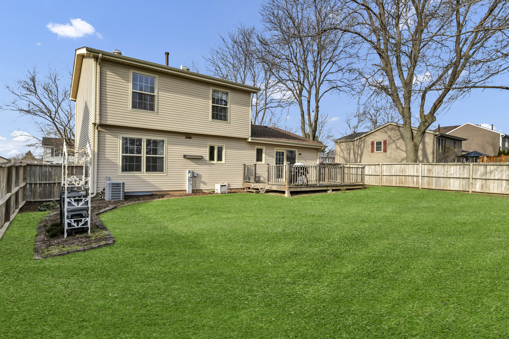 842 Pin Oak Circle Cary, IL 60013 - Photo 31 of 37 a view of a house with a yard