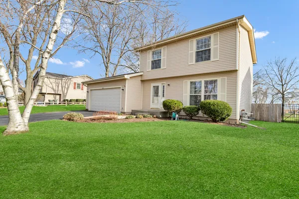 $350,000 | 842 Pin Oak Circle, Cary, IL 60013