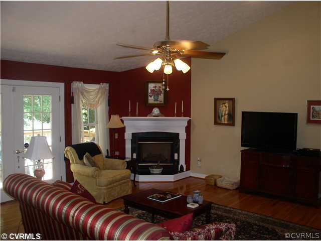 7285 Turner Road Richmond, VA 23231 - Photo 5 of 17 Den/Family/Great Room - Great Room