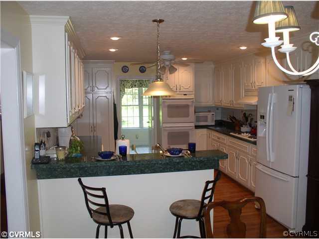 7285 Turner Road Richmond, VA 23231 - Photo 7 of 17 Kitchen