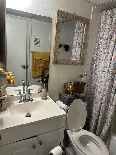4141 Northwest 26th Street, Unit 322 Lauderhill, FL 33313 - Photo 9 of 11 4141 NW 26th ST - Bathroom1