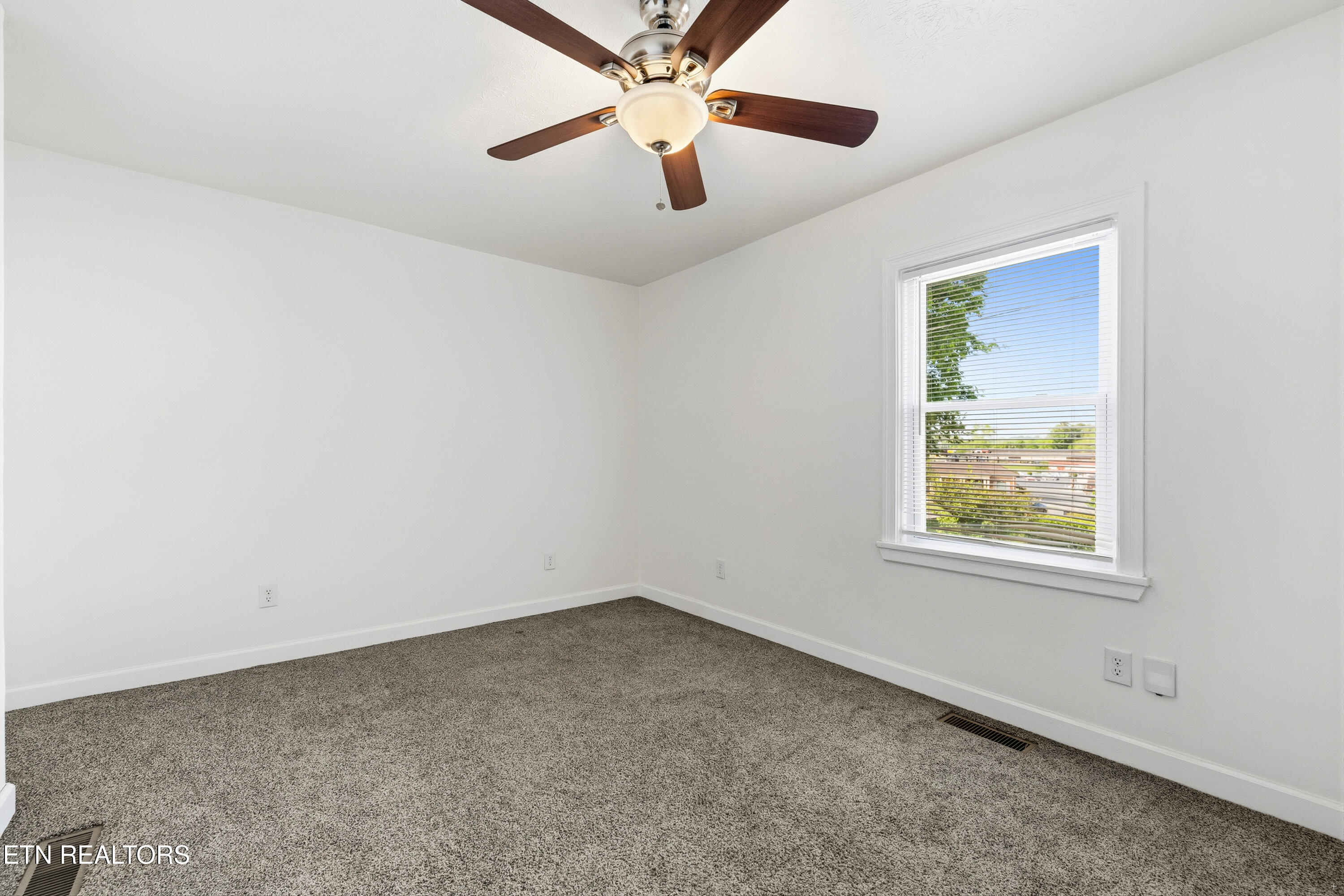 1146 East Lincoln Road Maryville, TN 37804 - Photo 13 of 31 Positive Perceptions-13