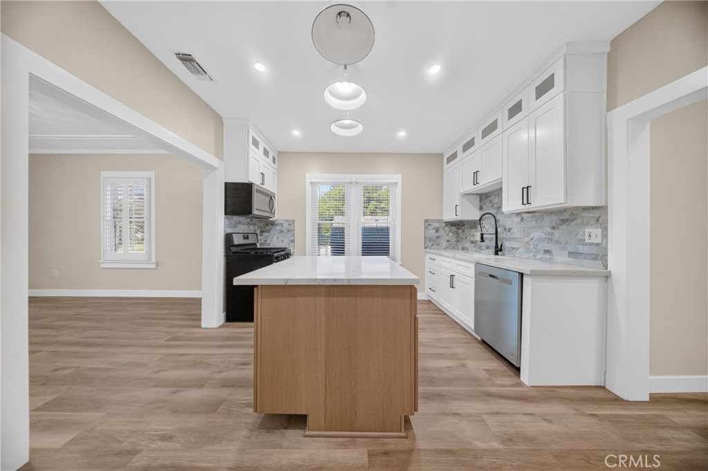 4193 5th Street Riverside, CA 92501 - Photo 15 of 43 Kitchen