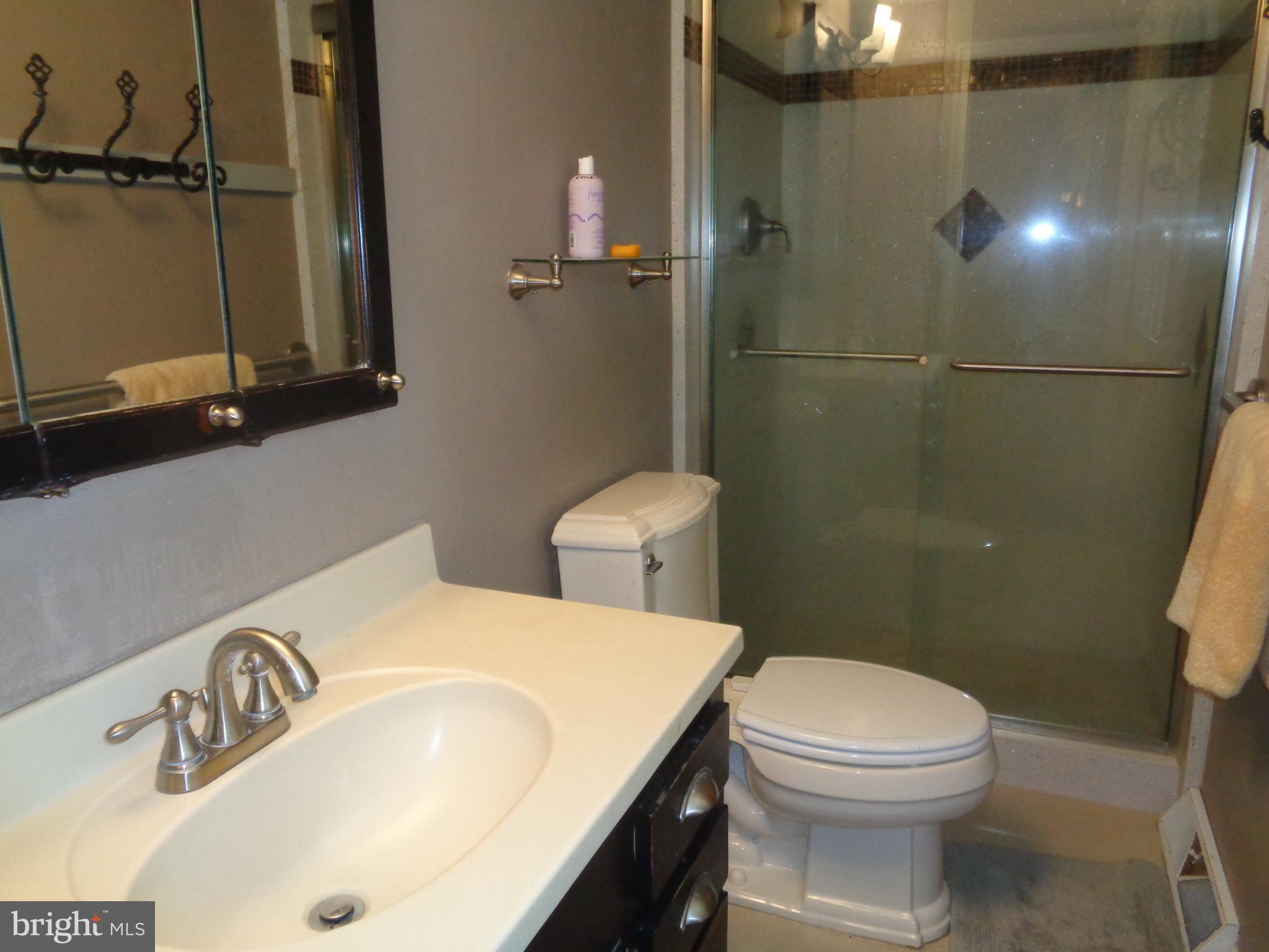 208 Valley Forge Road Cinnaminson, NJ 08077 - Photo 12 of 15 MASTER BATH