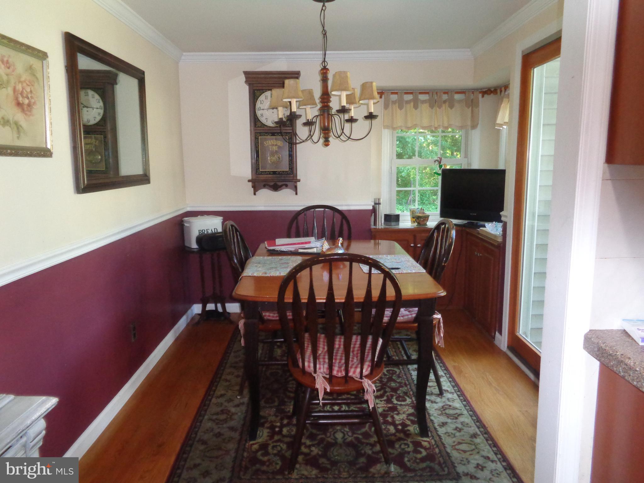 208 Valley Forge Road Cinnaminson, NJ 08077 - Photo 8 of 15 BREAKFAST ROOM