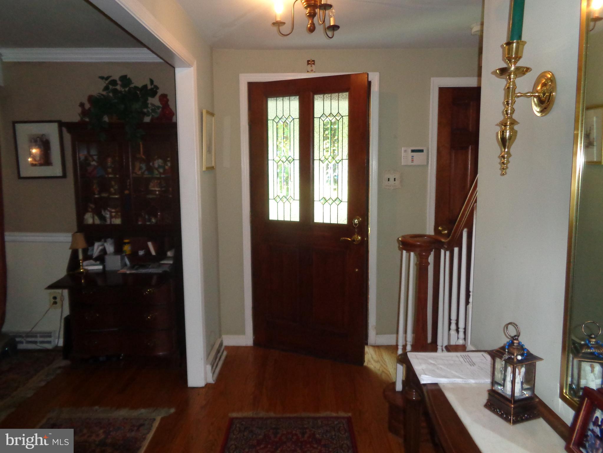208 Valley Forge Road Cinnaminson, NJ 08077 - Photo 10 of 15 FOYER