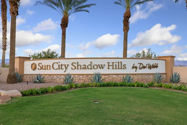 a view of a fountain in front of building