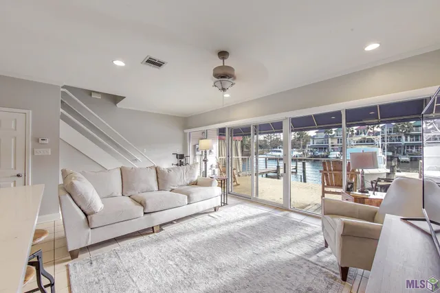 $278,000 | 3031 Barrow Street, Unit 6, Houma, LA 70360