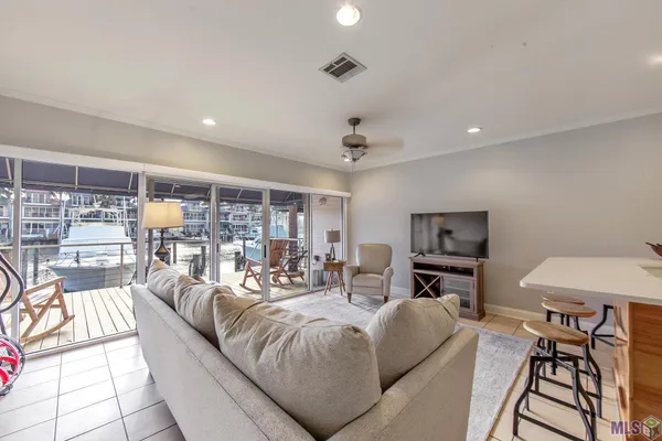 $278,000 | 3031 Barrow Street, Unit 6, Houma, LA 70360