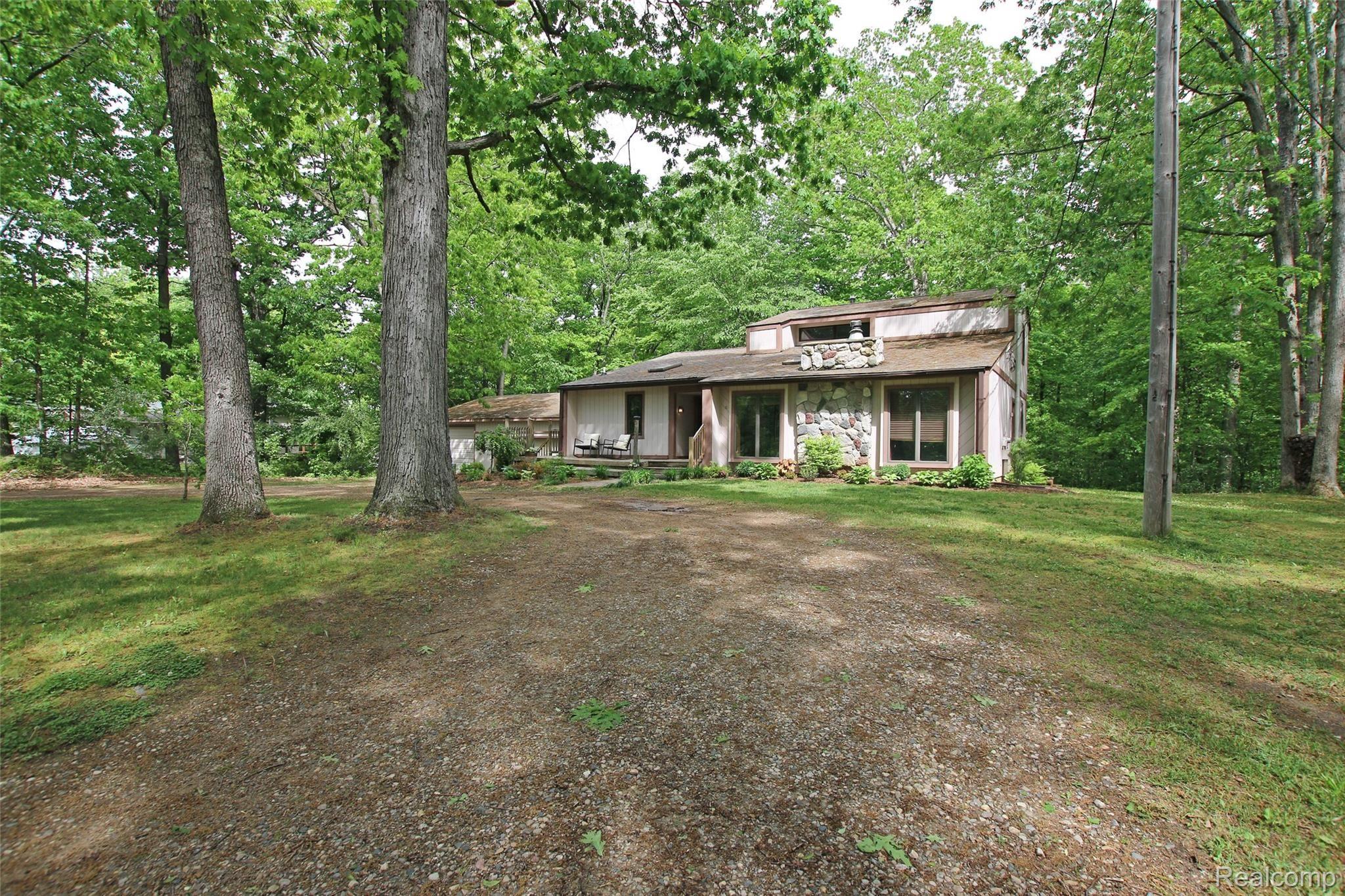 310 North Van Road Holly, MI 48442 - Photo 63 of 75 62) Front.jpg