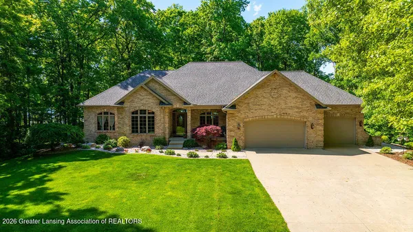 $985,000 | 8840 Lake Point Drive, Laingsburg, MI 48848