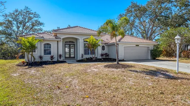 $698,800 | 4900 Old Oakleaf Drive, Sarasota, FL 34233