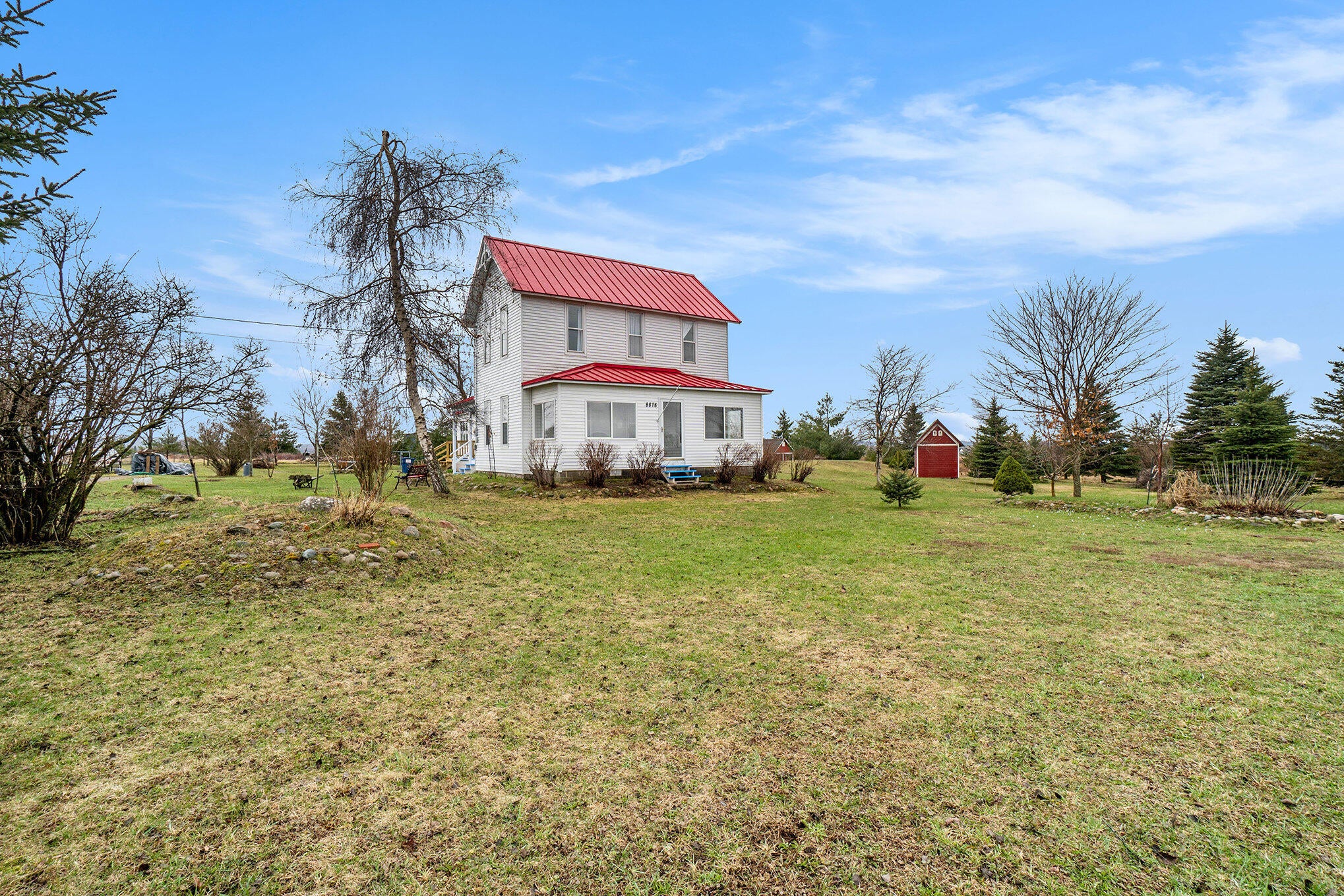 8878 Banwell Road Alanson, MI 49706 - Photo 4 of 19 Gallery Image 4