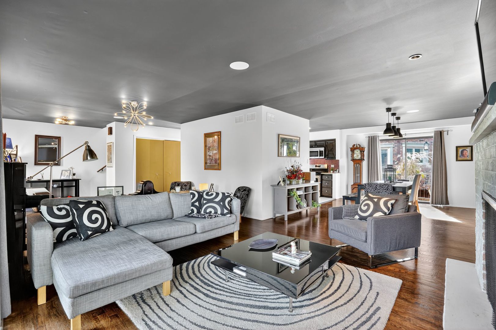 1403 Sheridan Road Wilmette, IL 60091 - Photo 14 of 32