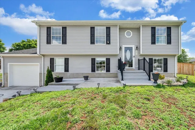 $367,000 | 901 Samantha Circle, Roanoke, VA 24019