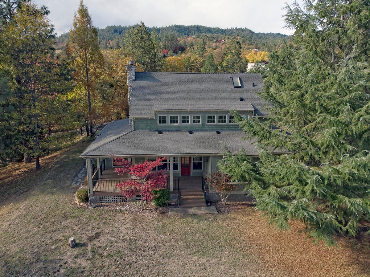 1800 Old Military Road Central Point, OR 97502 - Photo 7 of 49 18