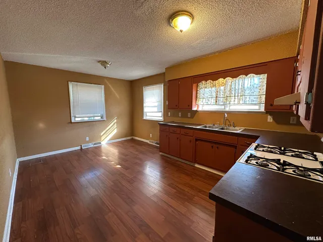 $112,000 | 607 North Adams Street, West Frankfort, IL 62896