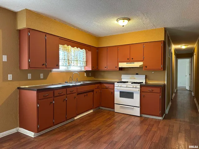 $112,000 | 607 North Adams Street, West Frankfort, IL 62896