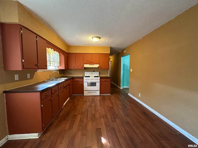 $112,000 | 607 North Adams Street, West Frankfort, IL 62896