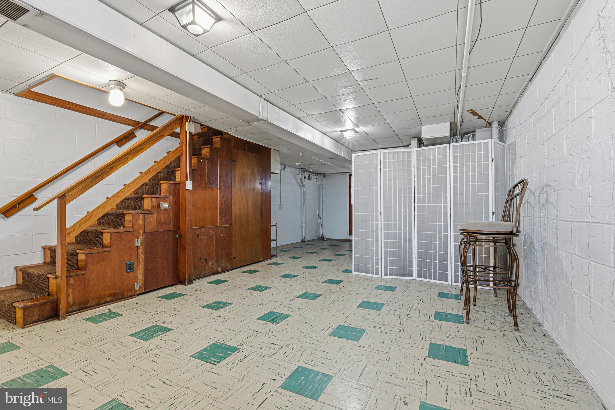 1242 Delbert Avenue Baltimore, MD 21222 - Photo 19 of 34 a very nice looking bedroom with a large window
