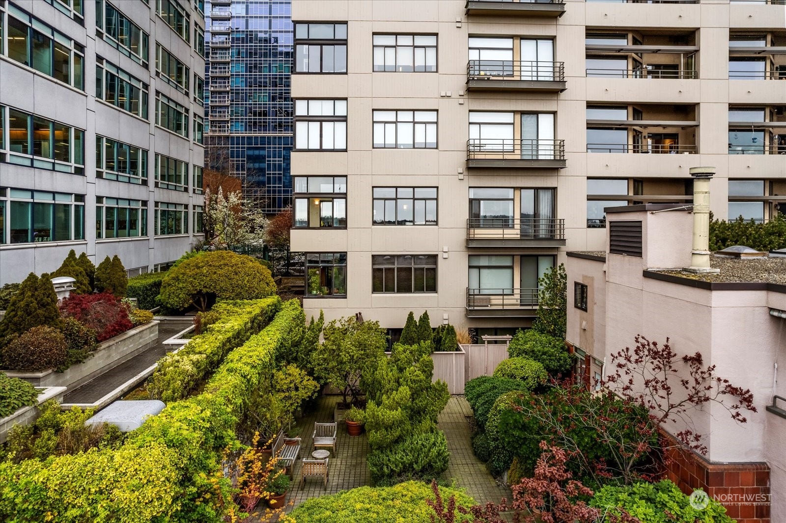 2021 1st Avenue, Unit G2 Seattle, WA 98121 - Photo 20 of 24