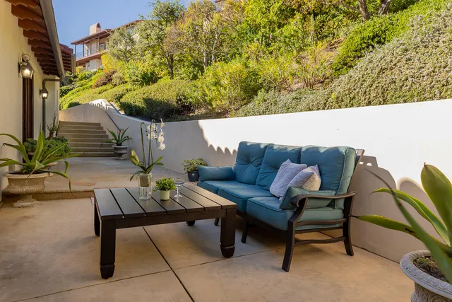 $5,000,000 | 1568 La Vista Del Oceano, Santa Barbara, CA 93109