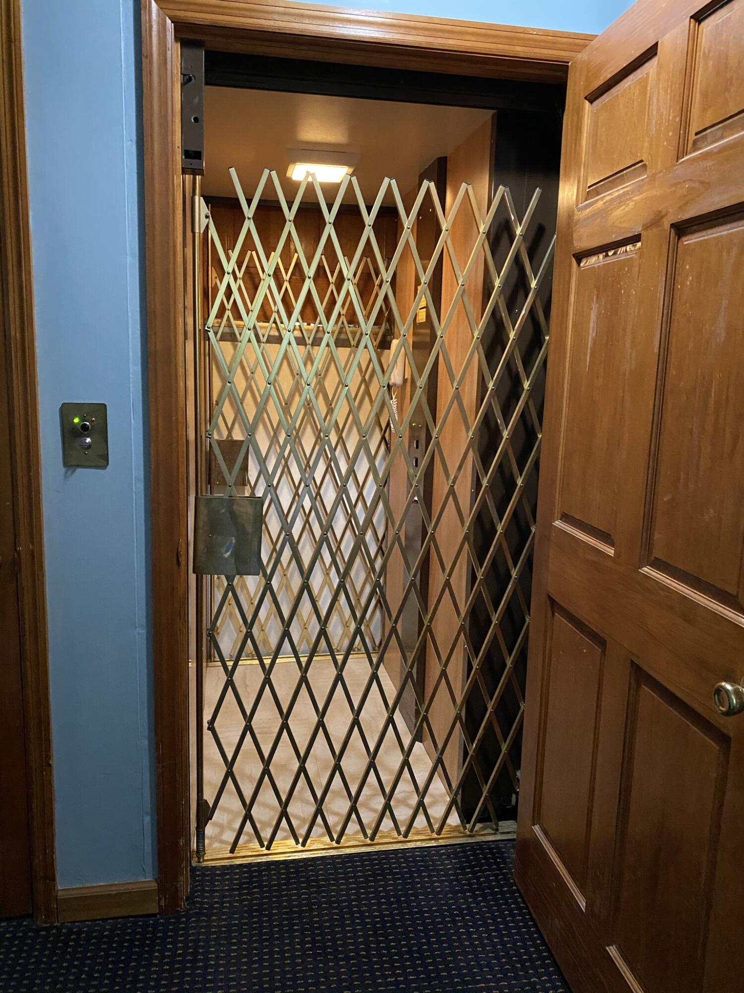 9003 Edgewater Road Chattanooga, TN 37416 - Photo 7 of 13 Elevator goes to all floors