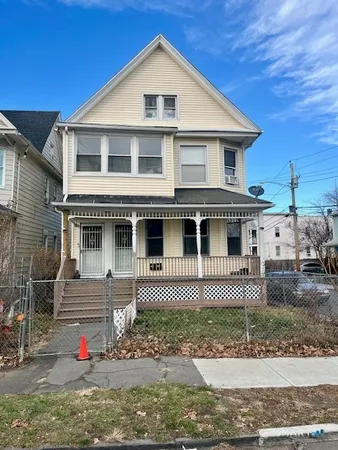 $1,950 | 166 Laurel Avenue, Bridgeport, CT 06605