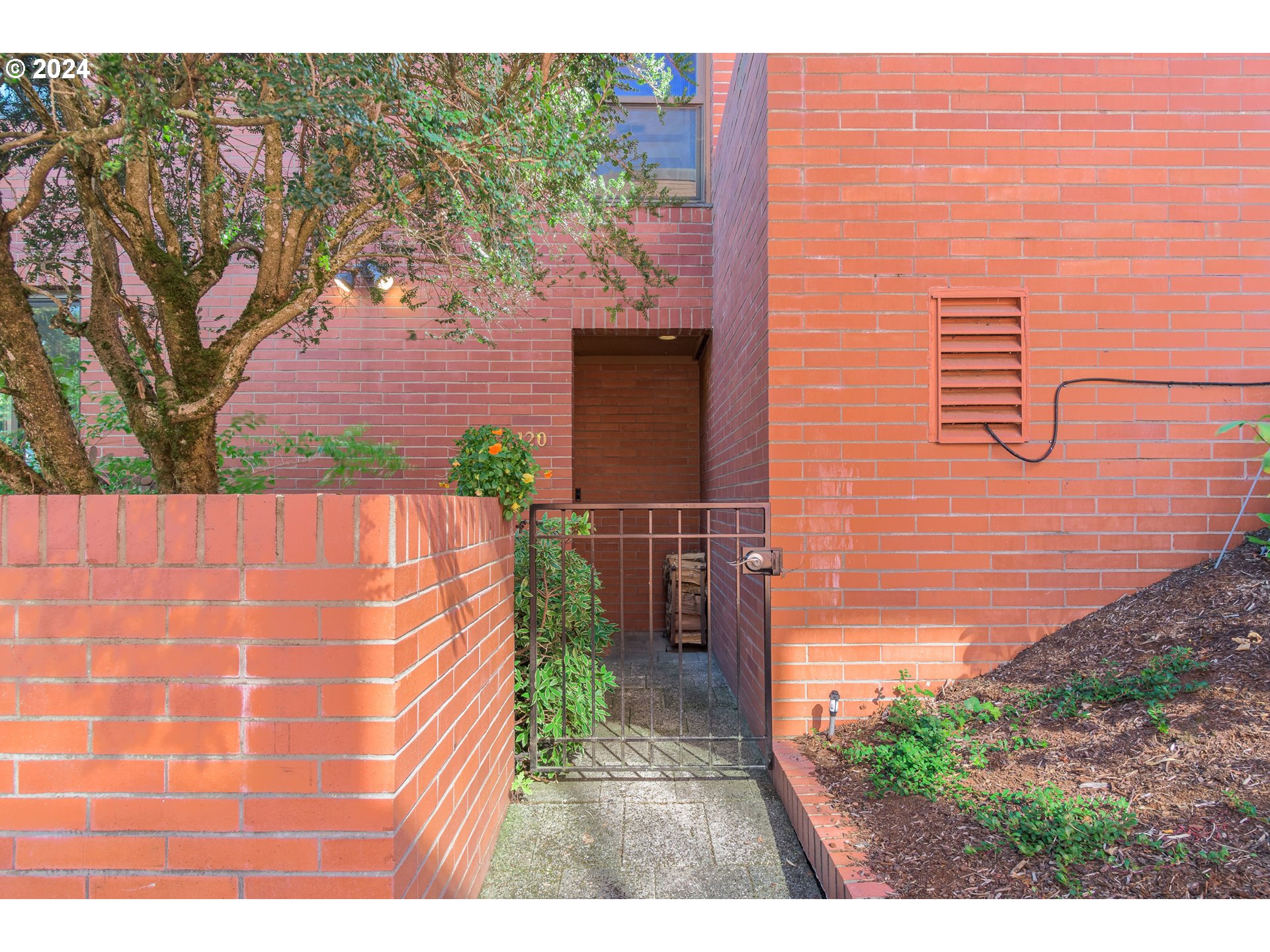 120 High Street Eugene, OR 97401 - Photo 2 of 36