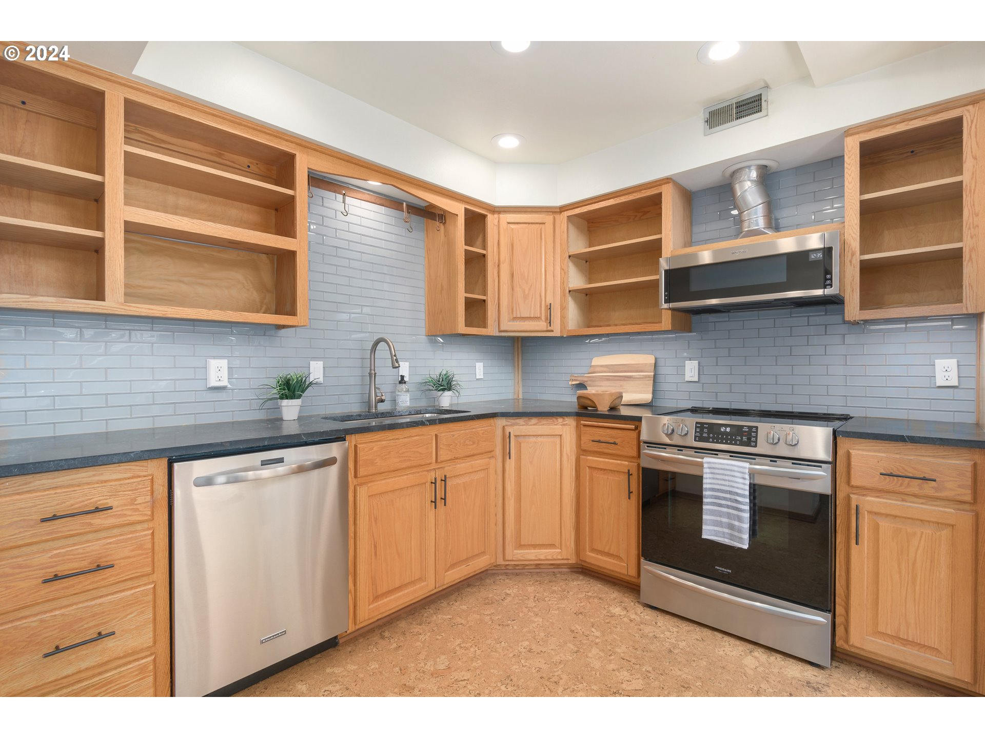 120 High Street Eugene, OR 97401 - Photo 8 of 36