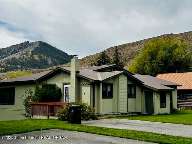 $1,795,000 | 1610 J-W Drive, Jackson, WY 83001