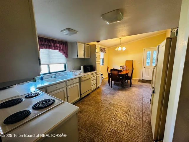 $1,795,000 | 1610 J-W Drive, Jackson, WY 83001