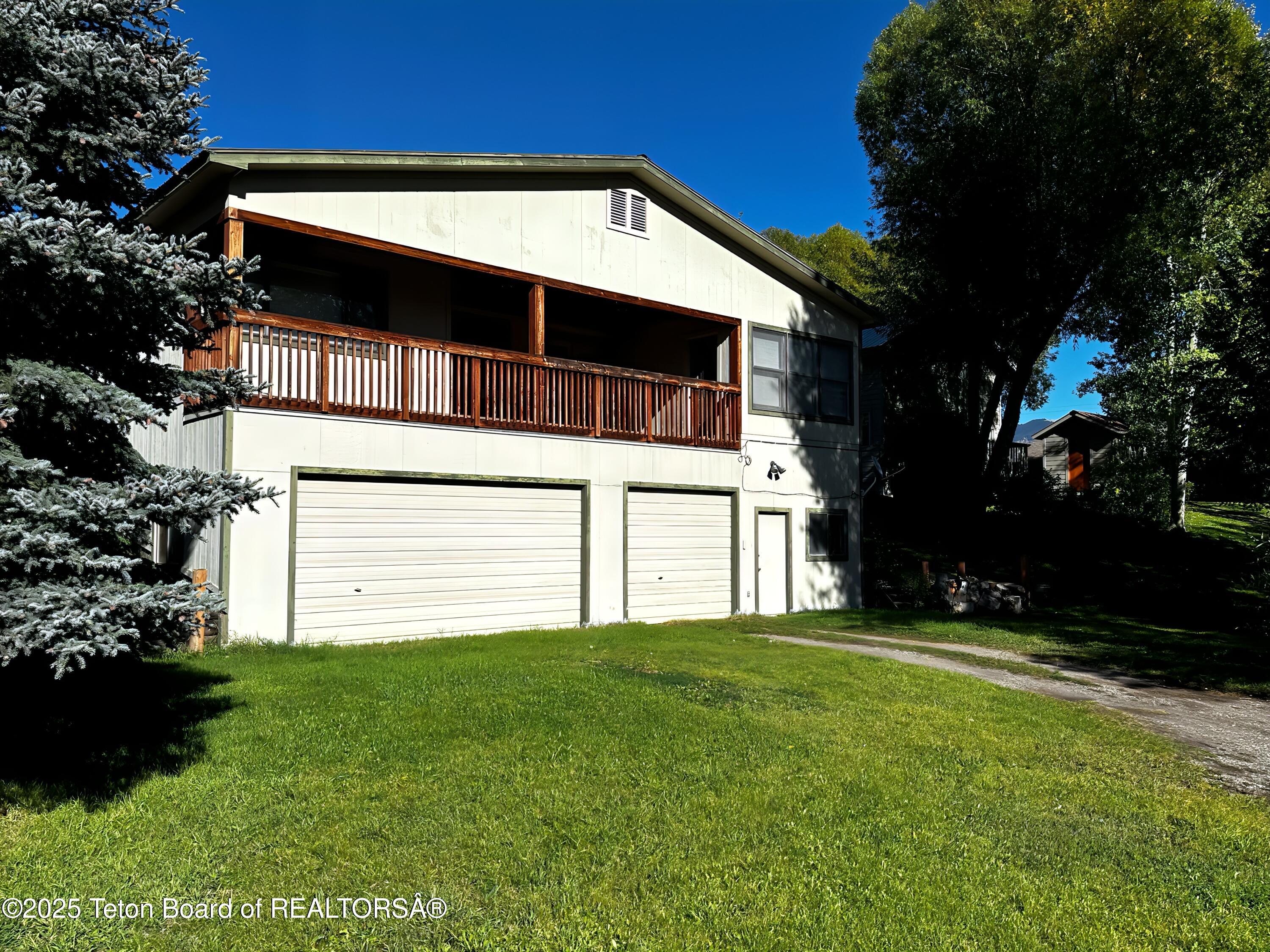 1610 J-W Drive Jackson, WY 83001 - Photo 5 of 42 2025-09-23_23-55-45