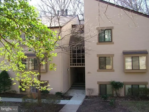 $2,350 | 11723 Karbon Hill Court, Unit T3, Reston, VA 20191