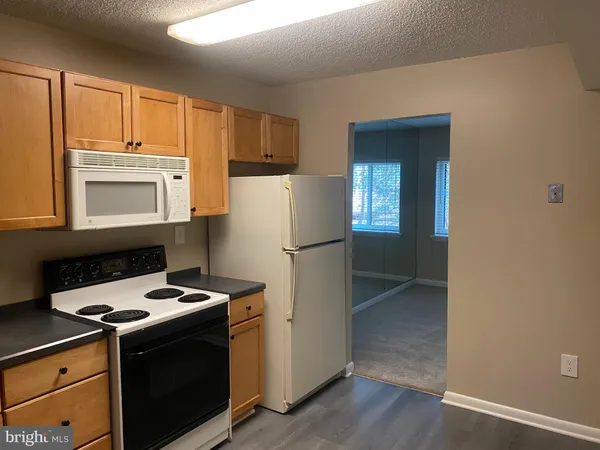 $2,350 | 11723 Karbon Hill Court, Unit T3, Reston, VA 20191