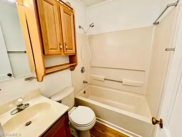 $1,400 | 2718 Robin Hood Drive, Greensboro, NC 27408