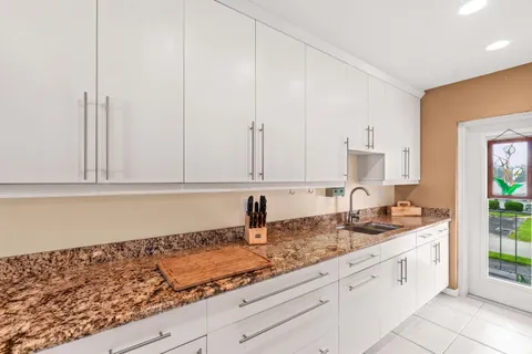 $210,000 | 1118 Lake Terrace, Unit 217H, Boynton Beach, FL 33426