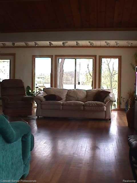 375 Demode Road Holly, MI 48442 - Photo 9 of 20 Great room Series 1